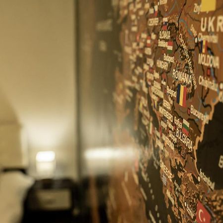 Studio Six Continents Petrosani Luaran gambar