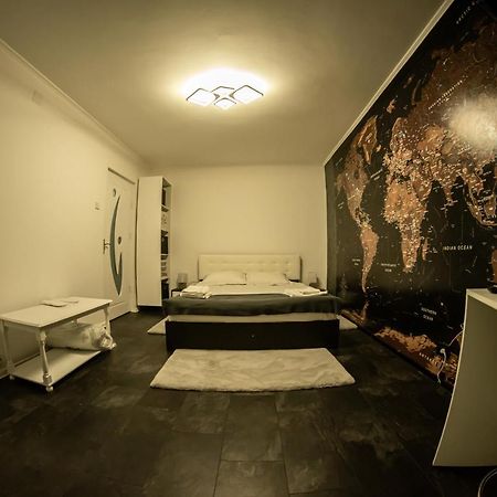 Studio Six Continents Petrosani Luaran gambar