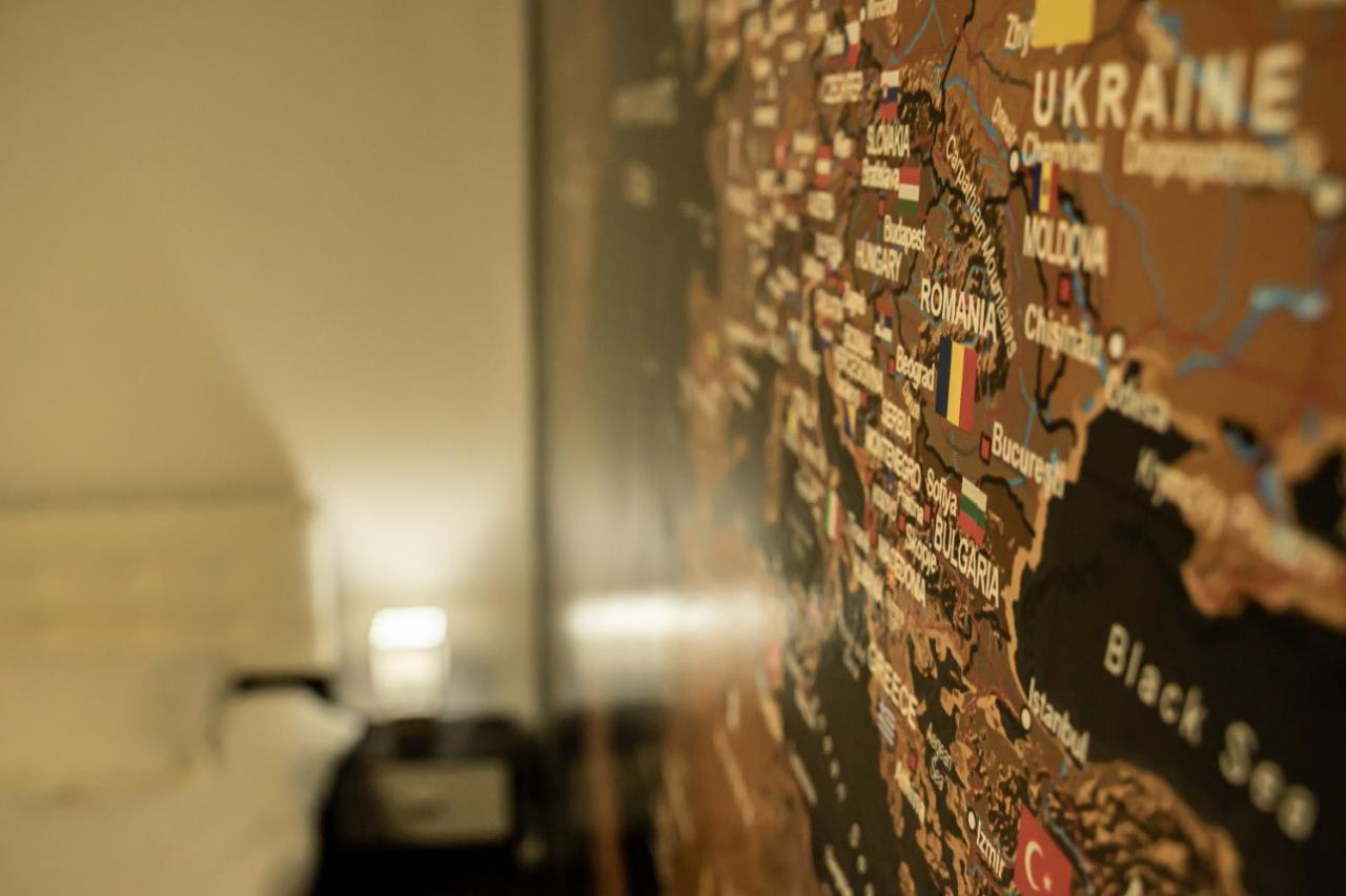 Studio Six Continents Petrosani Luaran gambar